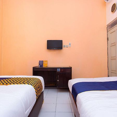 Spot On 2697 Homy House Hotel Семаранг Екстериор снимка