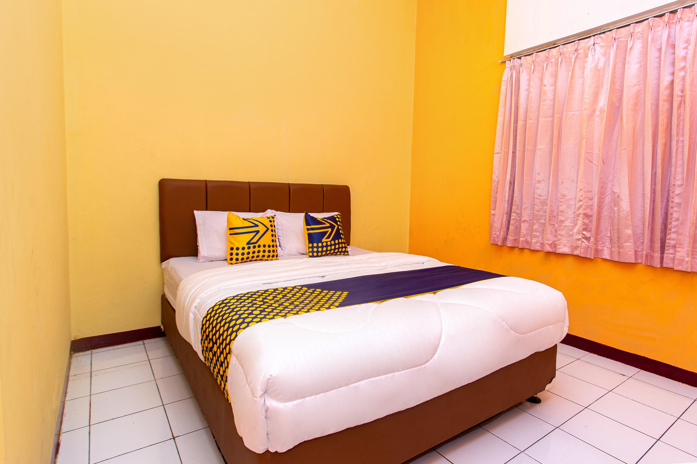 Spot On 2697 Homy House Hotel Семаранг Екстериор снимка