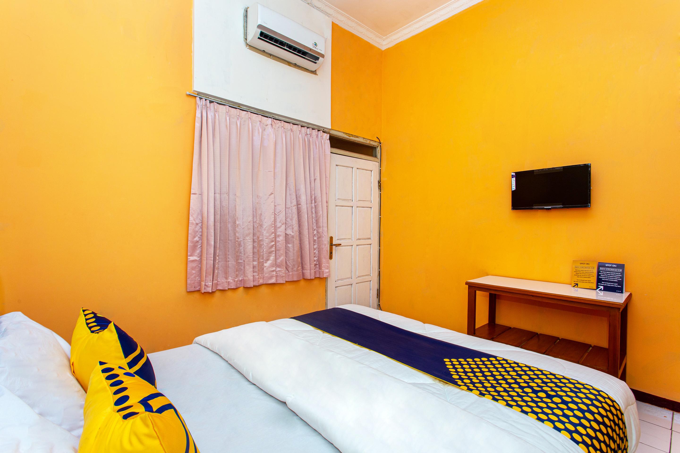 Spot On 2697 Homy House Hotel Семаранг Екстериор снимка