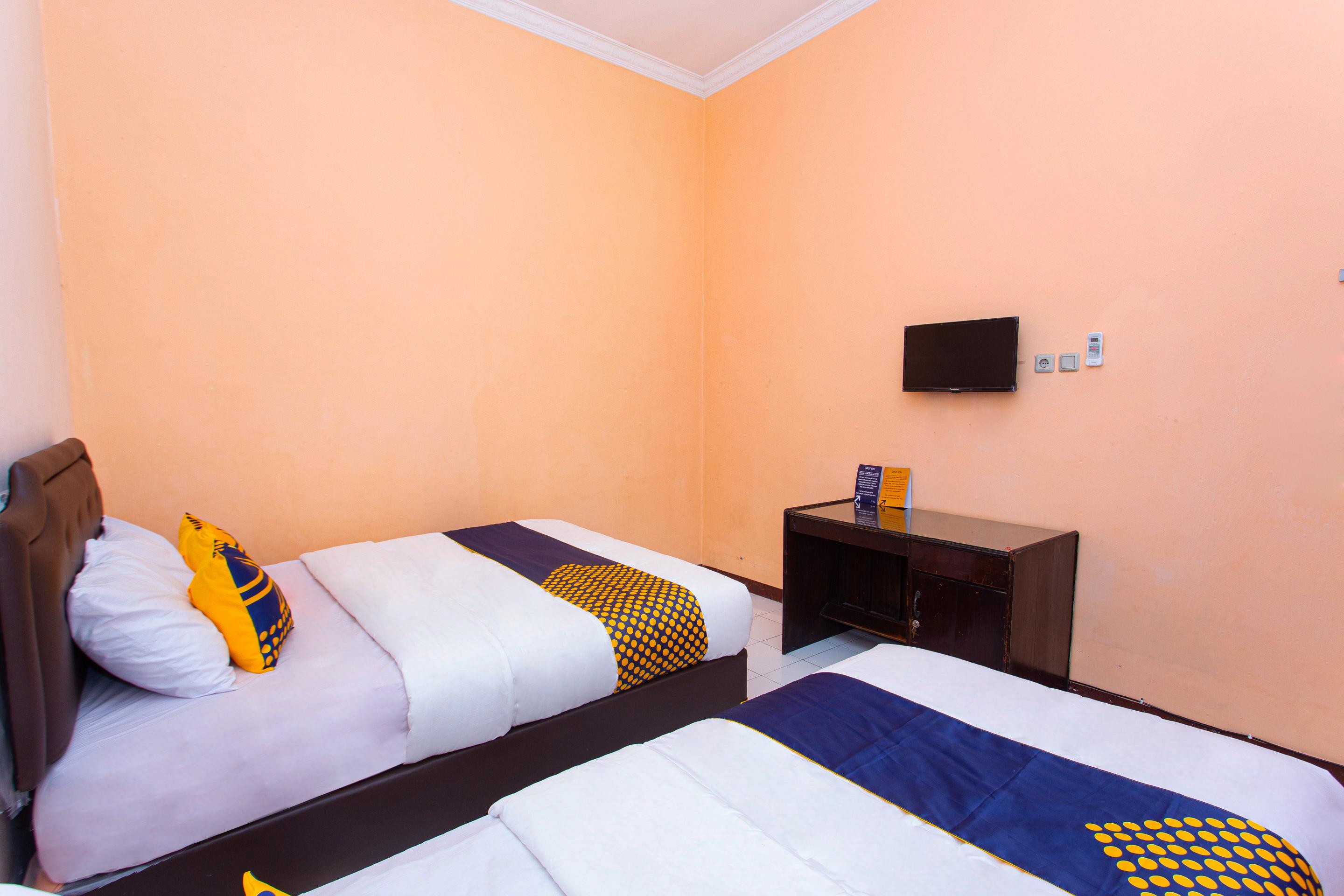 Spot On 2697 Homy House Hotel Семаранг Екстериор снимка