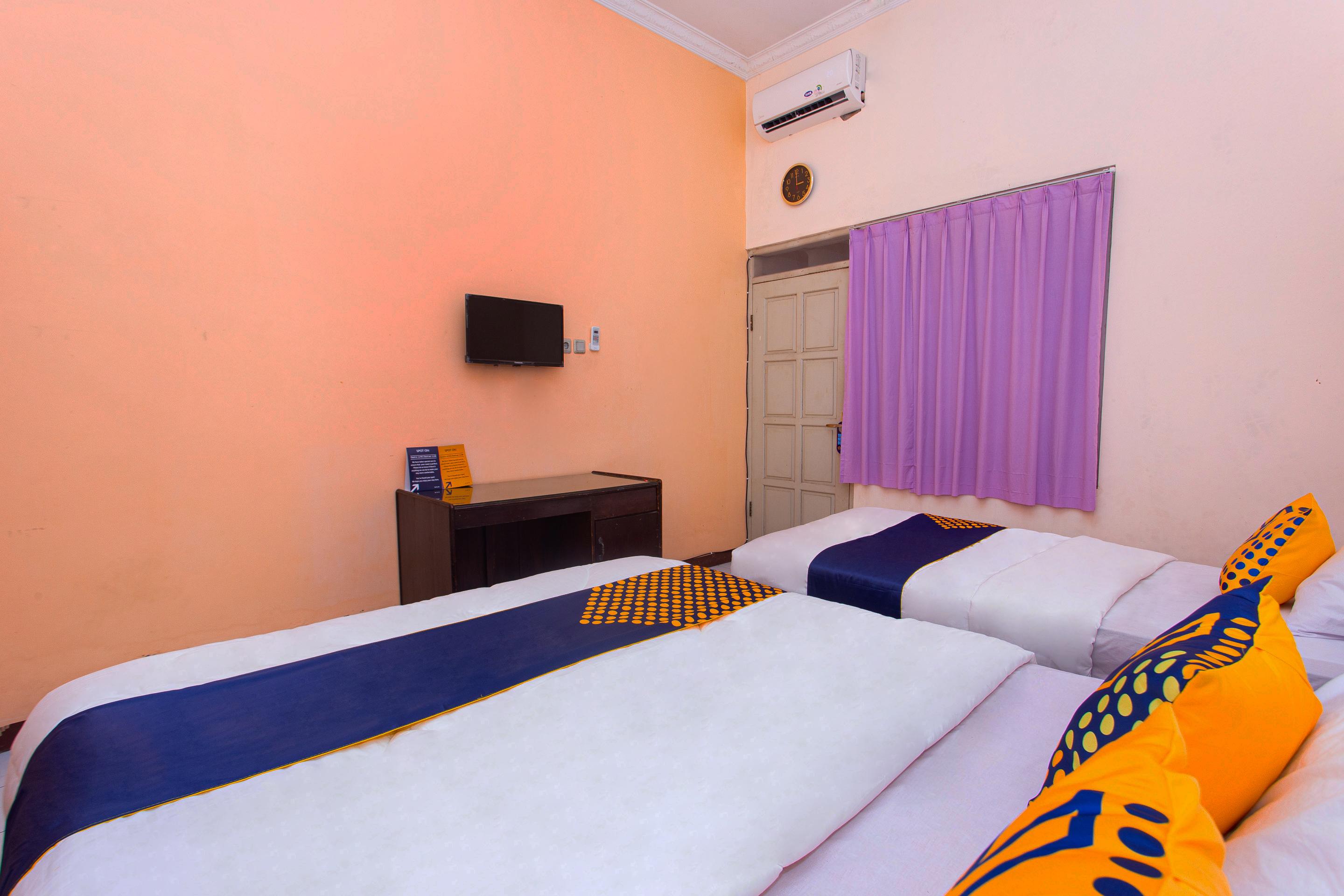 Spot On 2697 Homy House Hotel Семаранг Екстериор снимка