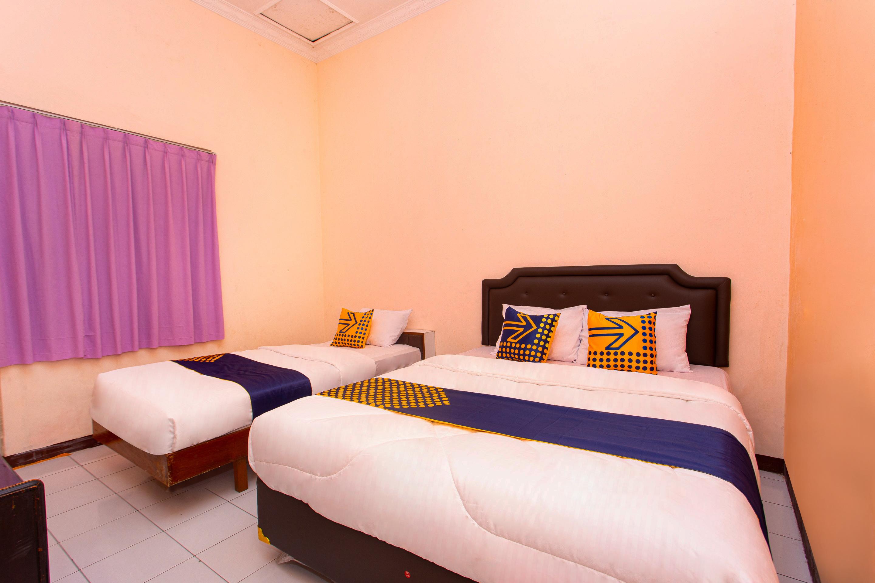 Spot On 2697 Homy House Hotel Семаранг Екстериор снимка
