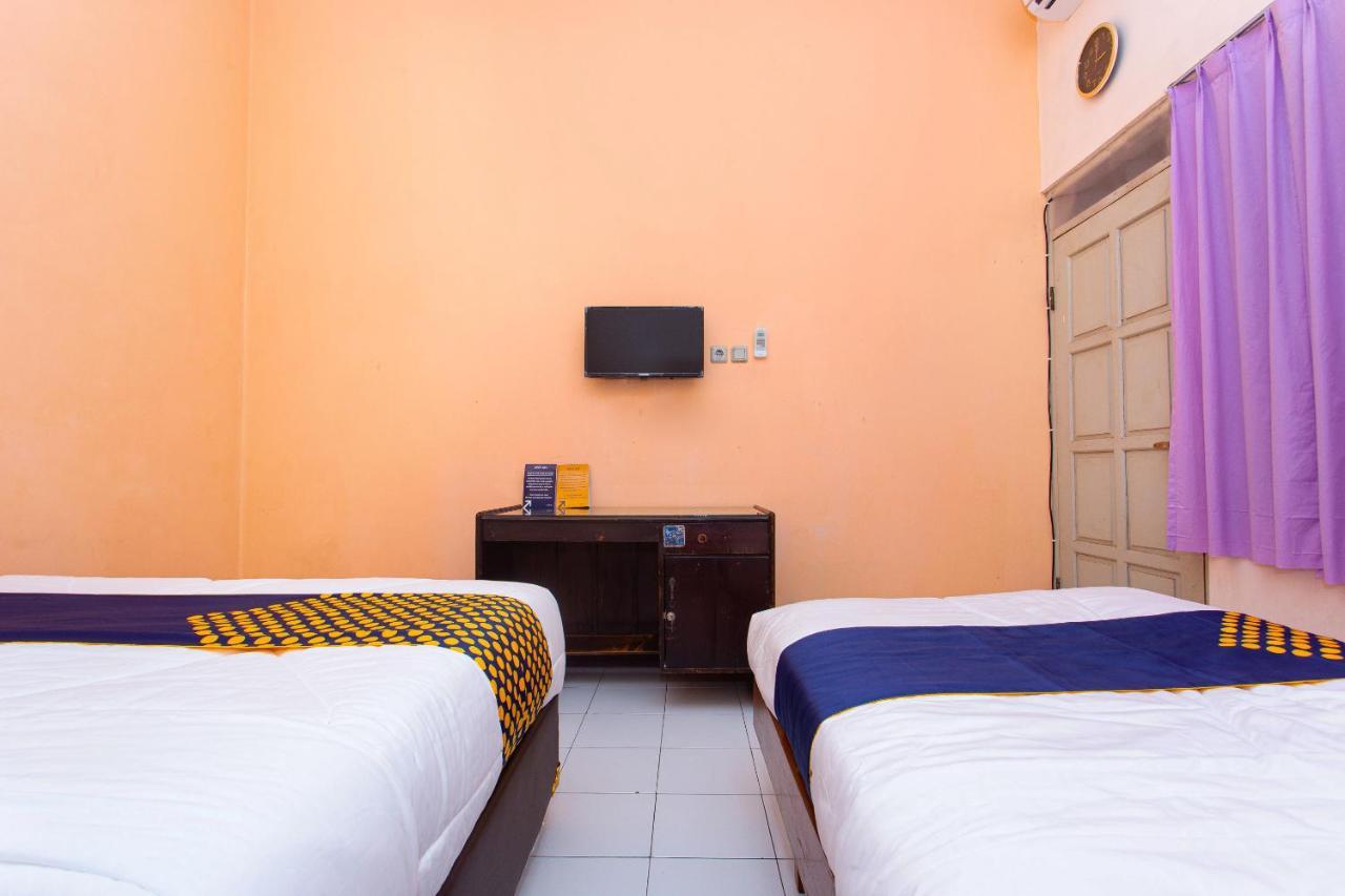 Spot On 2697 Homy House Hotel Семаранг Екстериор снимка